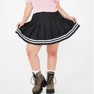 BNWT “Just a Kiss Pleated Skirt”